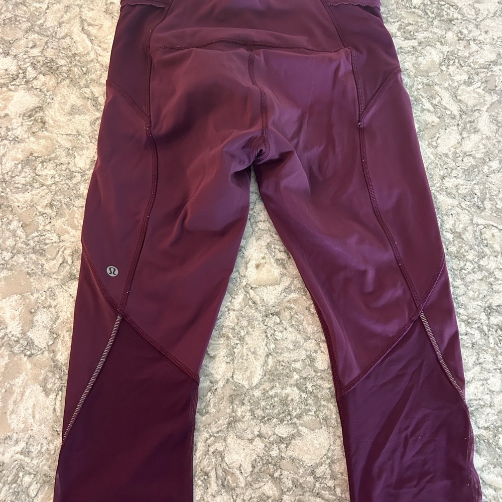 Lululemon Free Runner Crop Plum Size 6 High Rise Mesh Reflective Luxtreme - Picture 2 of 6
